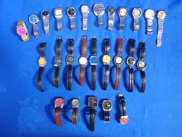 A QUANTITY OF GENTLEMAN'S WRISTWATCHES