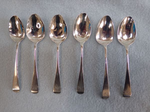 A SET OF SIX SILVER TEASPOONS