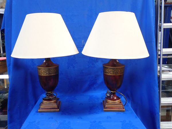 A PAIR OF HARDWOOD  URN TABLE LAMPS