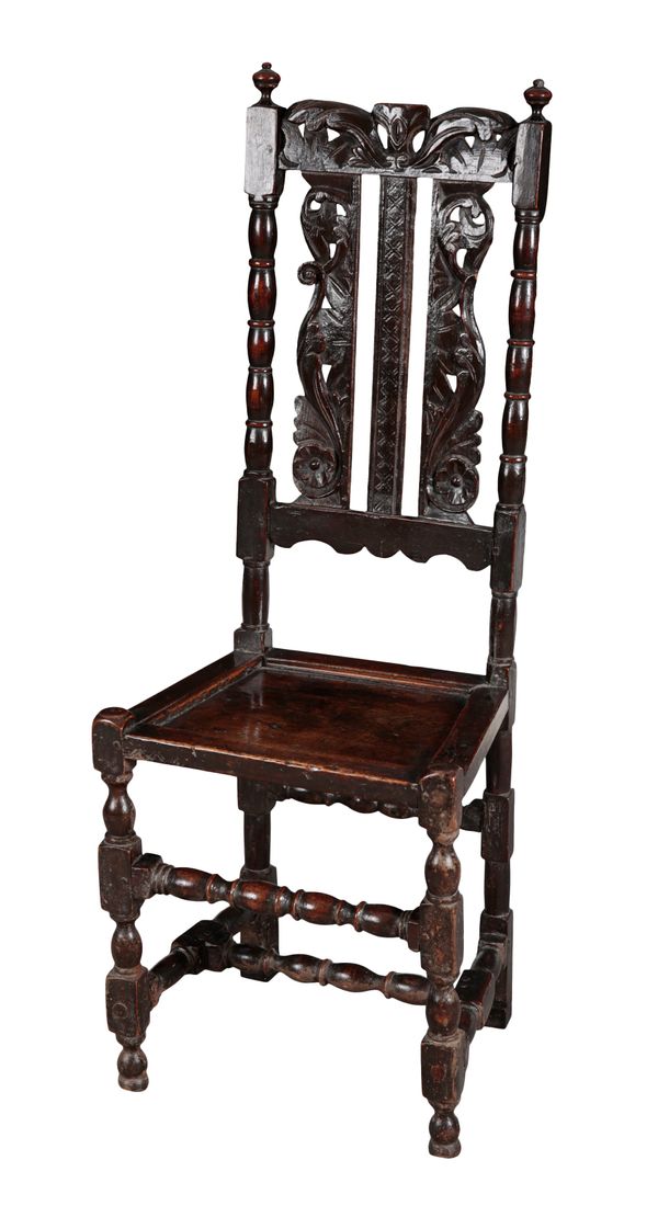 A 17TH CENTURY OAK SIDE CHAIR