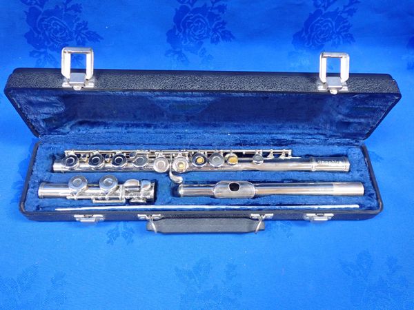 A ROSETTI 'SAPPHIRE' FLUTE