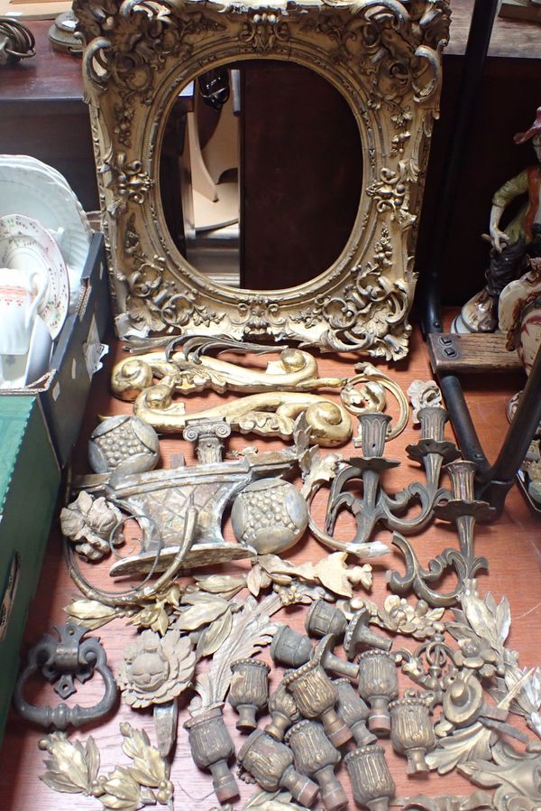 A COLLECTION OF GILTWOOD MOUNTS, FRAGMENTS