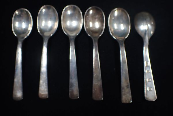 A SET OF SIX MODERN BRITANNIA SILVER TEASPOONS BY WILLIAM A. PHIPPS