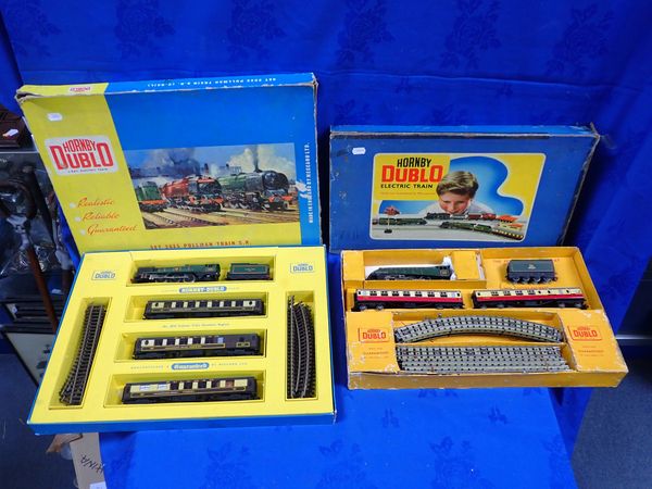 TWO BOXED HORNBY DUBLO TRAIN SETS