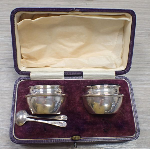 A PAIR OF SILVER SALTS