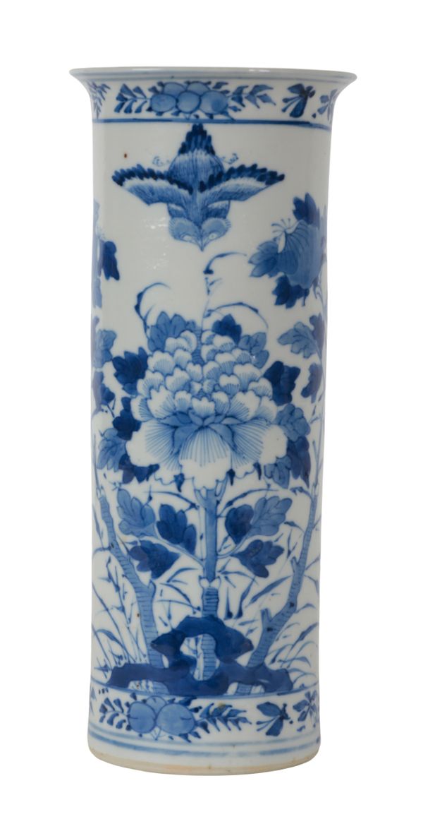 A CHINESE BLUE AND WHITE SLEEVE VASE