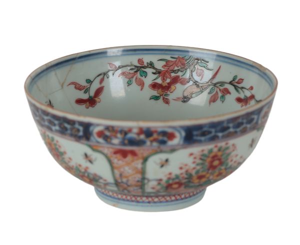 A CHINESE CLOBBERED BOWL