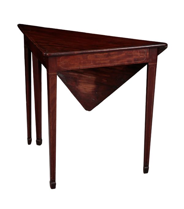 A GEORGE III MAHOGANY SQUARE DROPLEAF OCCASIONAL TABLE