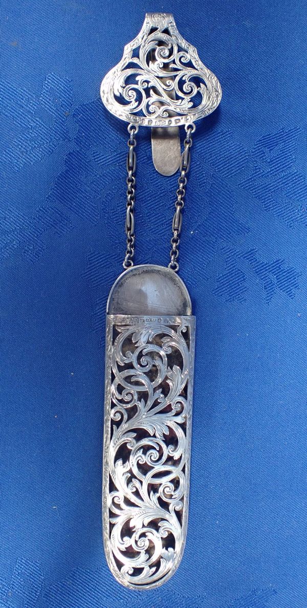 A VICTORIAN LADIES SILVER SPECTACLES CASE WITH BELT ATTACHMENT