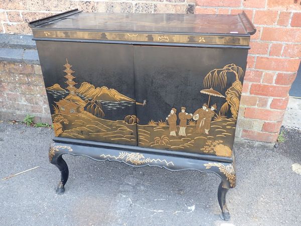 A 1920s CHINOISERIE DECORATED GRAMOPHONE CABINET