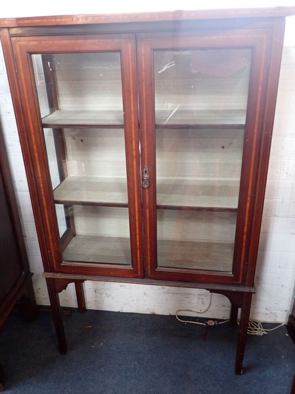 AN EDWARDIAN MAHOGANY DISPLAY CABINET