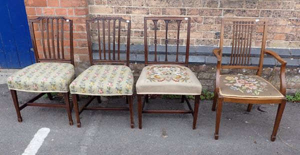 A PAIR OF HEPPLEWHITE STYLE MAHOGANY DINING CHAIRS