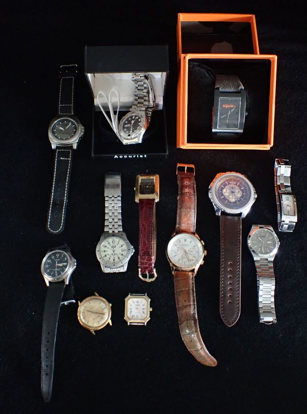 A COLLECTION OF QUARTZ WRISTWATCHES