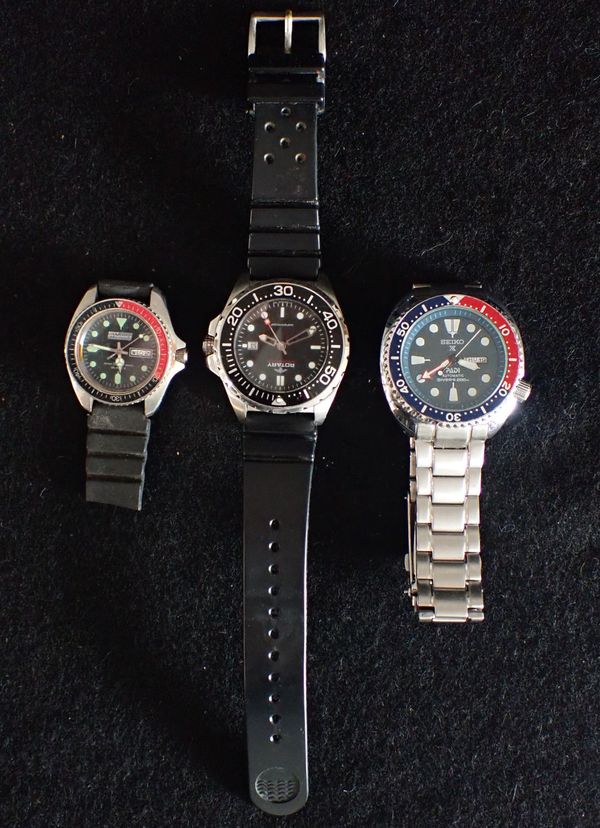 THREE DIVER'S WRISTWATCHES