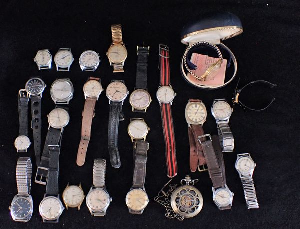 A COLLECTION OF  AUTOMATIC AND MANUAL WIND WRISTWATCHES