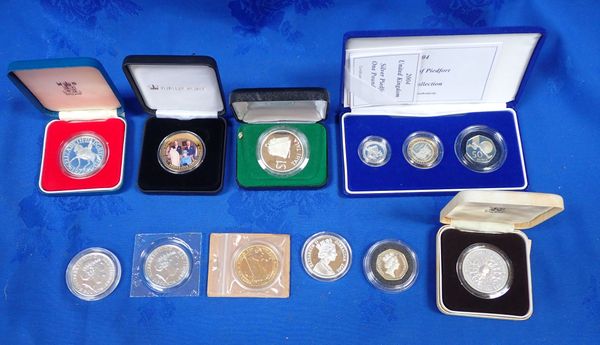 A ROYAL MINT 2004 SILVER PROOF PIEDFORT THREE COIN COLLECTION