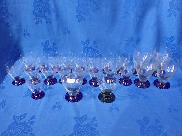 A SET OF CUT GLASSES WITH BLUE BASES (22)