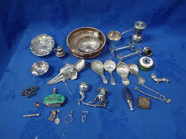 A COLLECTION OF SMALL WHITE METAL AND SILVER PLATED ITEMS