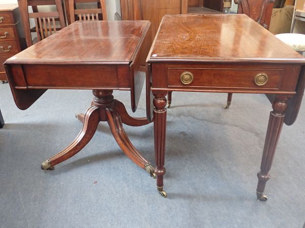 AN EARLY VICTORIAN MAHOGANY PEMBROKE TABLE