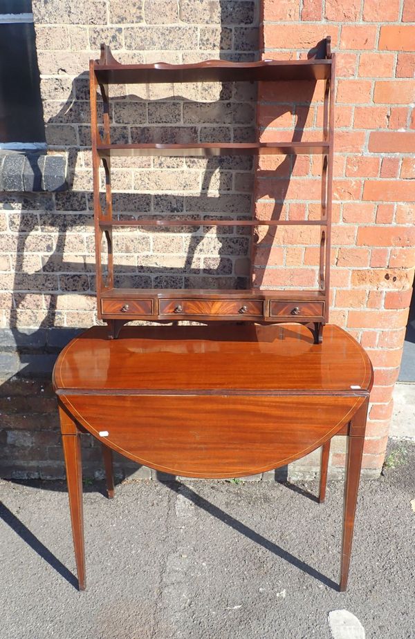 A 19TH CENTURY MAHOGANY PEMBROKE TABLE