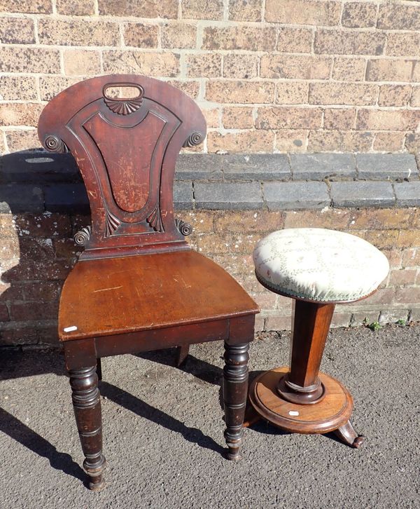 A 19TH CENTURY MAHOGANY HALL CHAIR