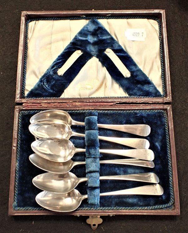 A SET OF CASED GEORGIAN TEASPOONS