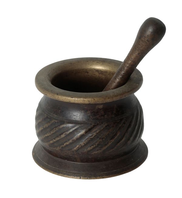 A 16TH CENTURY HISPANO-MOORESQUE BRONZE PESTLE AND MORTAR