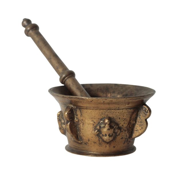 A MID 17TH CENTURY BRONZE PESTLE AND MORTAR