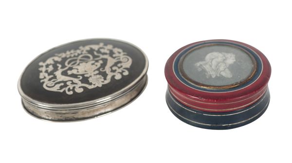 A TORTOISESHELL AND WHITE METAL SNUFF BOX