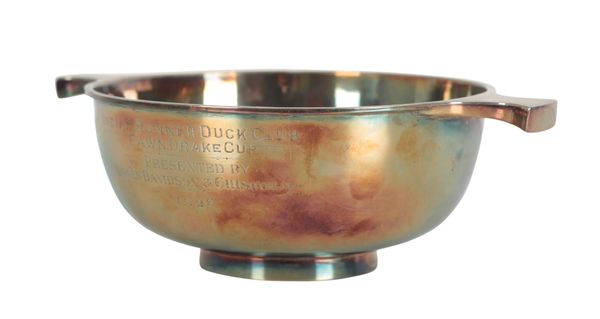 A 20TH CENTURY SILVER TWIN-HANDLED BOWL