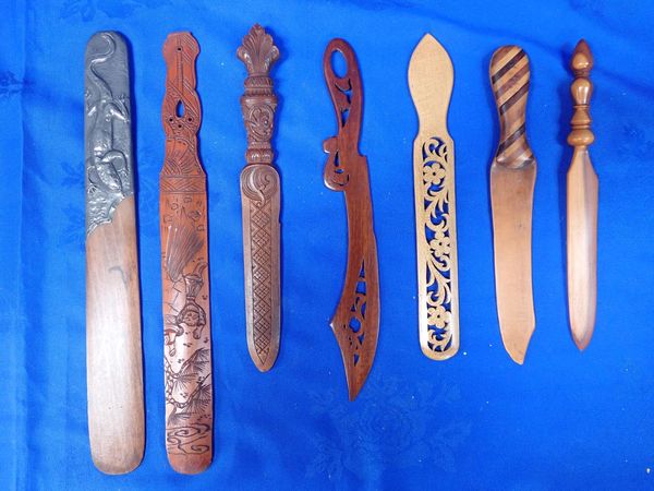 A COLLECTION OF WOODEN PAGE TURNERS