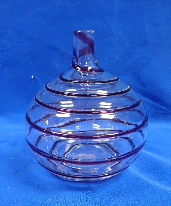 SPHERICAL GLASS VASE SPIRALLED IN PURPLE