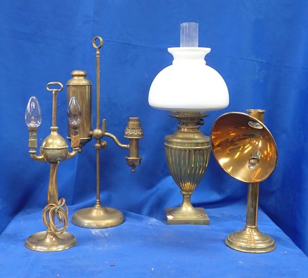 A VICTORIAN HEAVY BRASS OIL LAMP OF URN FORM