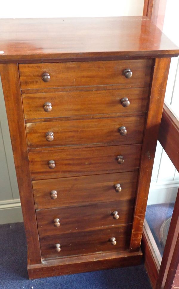 A VICTORIAN MAHOGANY WELLINGTON CHEST