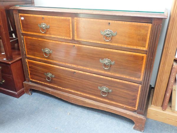 AN EDWARDIAN MAHOGANY CHEST OF DRAWERS