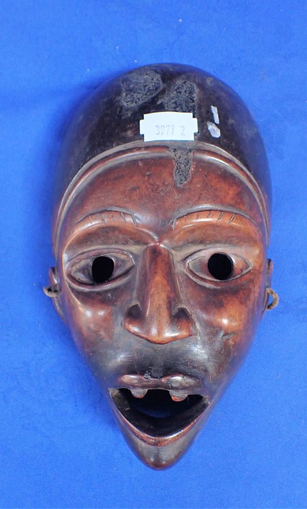 FINE WOOD YOMBE MASK