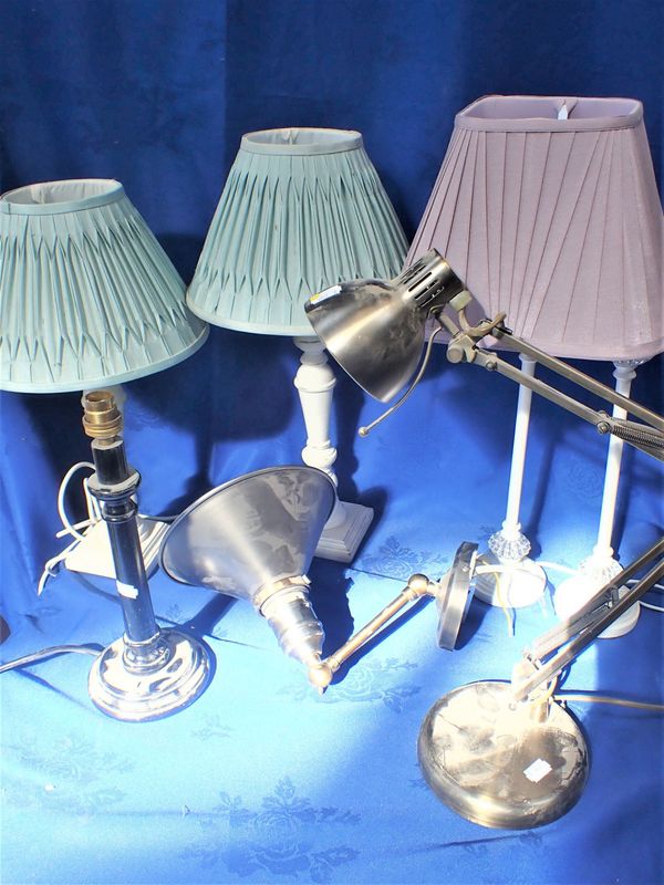 A PAIR OF LAURA ASHLEY TABLE LAMPS