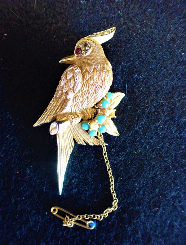 BOUCHER: A VINTAGE BIRD BROOCH