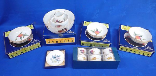 A COLLECTION OF EVESHAM WARE