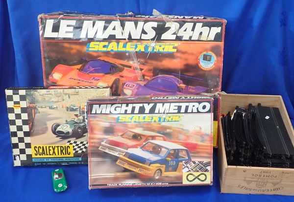 A  LE MANS 24hr SCALEXTRIC SET, AND OTHER SIMILAR SCALEXTRIC