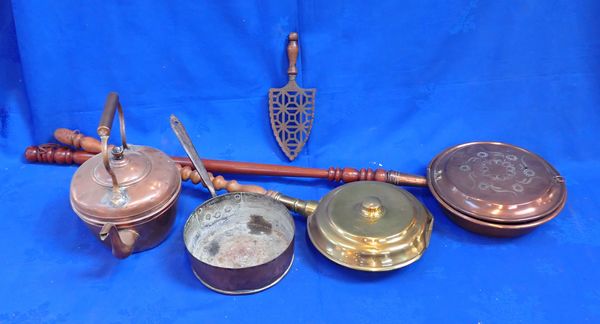 A COLLECTION OF METALWARE