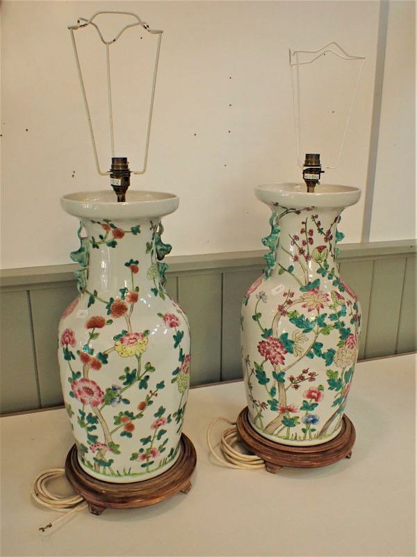 A PAIR OF COUNTRY HOUSE STYLE  CHINESE VASE LAMPS