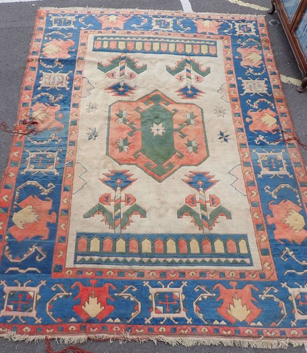 A LARGE MODERN CARPET