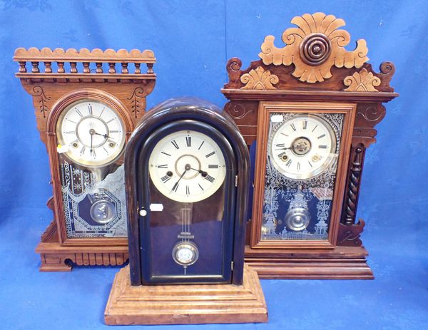 AN AMERICAN WATERBURY 'GINGERBREAD' TYPE SHELF CLOCK