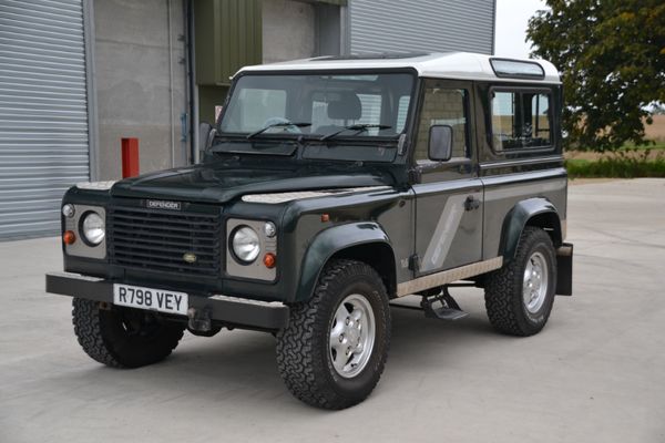 A LAND ROVER DEFENDER 90 COUNTY HARD TOP