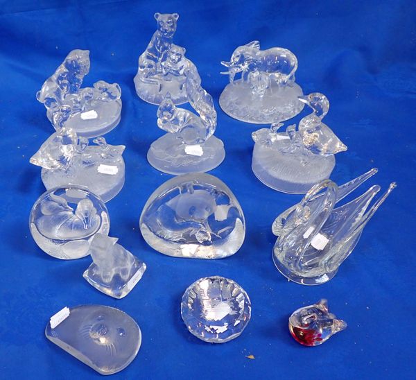 A COLLECTION OF GLASS ANIMALS