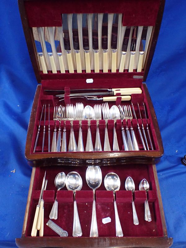 A CANTEEN OF ART DECO STYLE CUTLERY