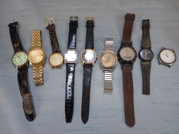 A SMALL QUANTITY OF QUARTS WRISTWATCHES