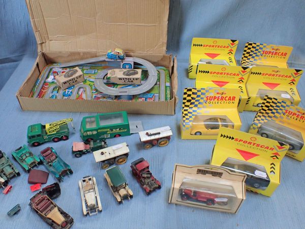 A WELBY REPLICA TINPLATE 'LUCKY TOYS' CAR SET