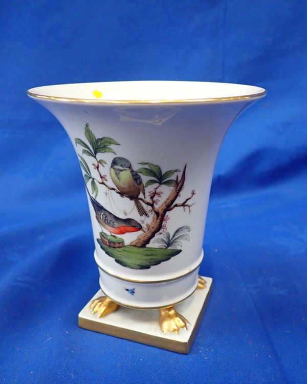 A HEREND HUNGARY URN VASE, IN ROTHSCHILD BIRD AND BUTTERFLY PATTERN